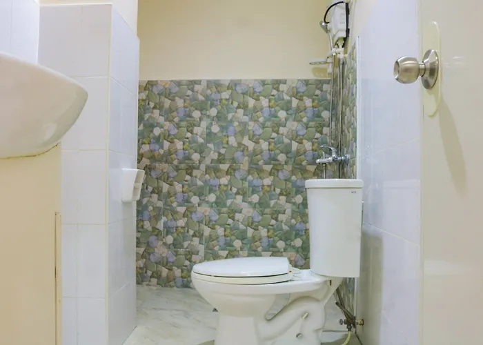 Hotel Reddoorz At Strawberry Residences Mabolo Former Reddoorz At Mabolo 3*