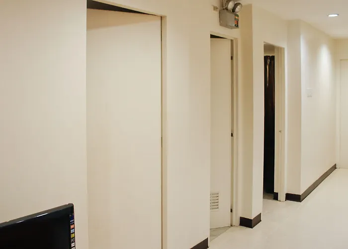 Hotel Reddoorz At Strawberry Residences Mabolo Former Reddoorz At Mabolo 3*